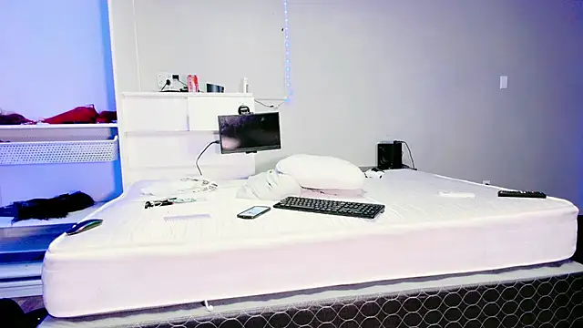 Snapshot of THICKwithDICKK chatting on 03-22-25, 09:42 THICKwithDICKK online show from 03-22-25, 09:42