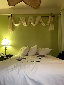 Snapshot of THICKwithDICKK chatting on 10-22-25, 02:12 THICKwithDICKK online show from 10-22-25, 02:12