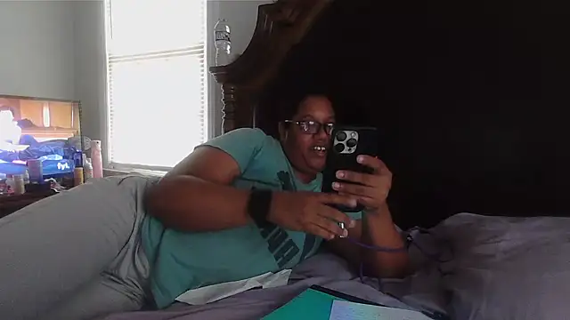 ebonyred online show from 10-09-25, 06:17