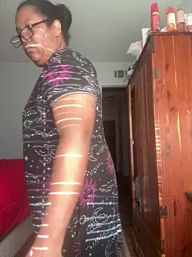 ebonyred online show from 12-15-25, 01:59