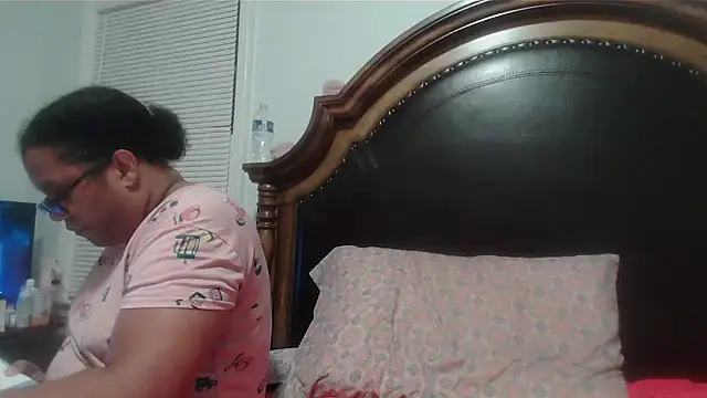 ebonyred online show from 04-03-26, 01:36