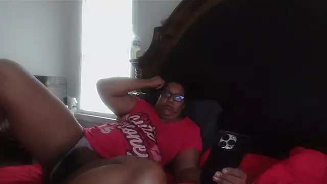 ebonyred online show from 06-18-26, 12:09