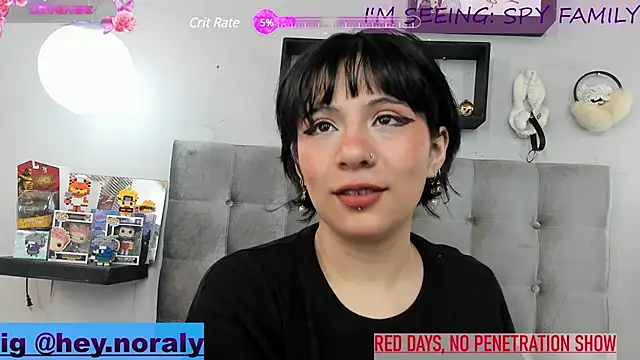 Snapshot of hey_noraly chatting on 01-04-25, 01:21 hey noraly online show from 01-04-25, 01:21
