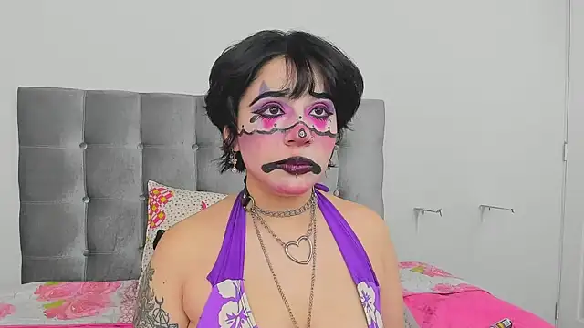 Snapshot of hey_noraly chatting on 02-01-25, 04:35 hey noraly online show from 02-01-25, 04:35