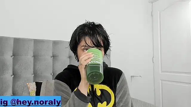 Snapshot of hey_noraly chatting on 02-23-25, 04:28 hey noraly online show from 02-23-25, 04:28