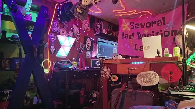 Snapshot of tayshie chatting on 01-17-26, 02:05 tayshie online show from 01-17-26, 02:05