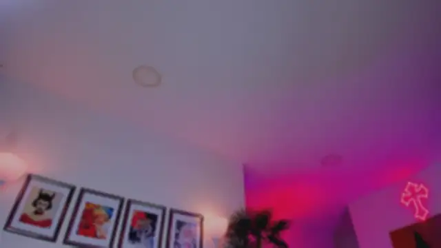 Snapshot of Taylor__foxxx chatting on 01-14-26, 06:30 Taylor foxxx online show from 01-14-26, 06:30