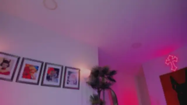 Snapshot of Taylor__foxxx chatting on 01-17-26, 08:08 Taylor foxxx online show from 01-17-26, 08:08