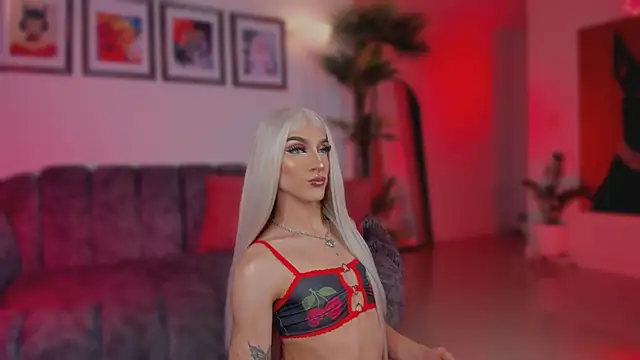 Snapshot of Taylor__foxxx chatting on 02-18-26, 05:36 Taylor foxxx online show from 02-18-26, 05:36