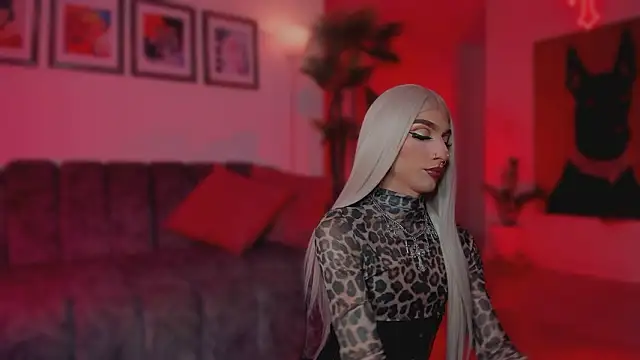 Snapshot of Taylor__foxxx chatting on 03-10-26, 01:10 Taylor foxxx online show from 03-10-26, 01:10