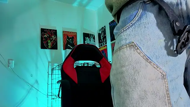 Snapshot of GaelOconner chatting on 11-12-25, 03:29 GaelOconner online show from 11-12-25, 03:29