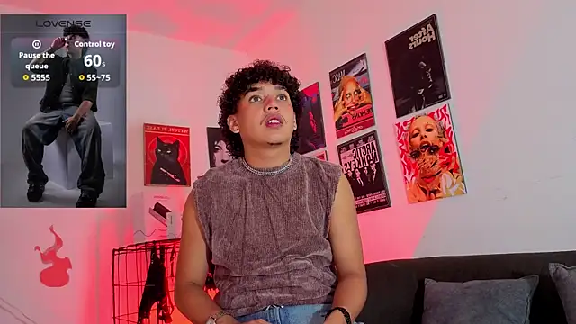 Snapshot of GaelOconner chatting on 11-30-25, 02:04 GaelOconner online show from 11-30-25, 02:04