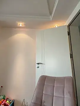 Lady Knaller online show from 03-12-25, 09:34