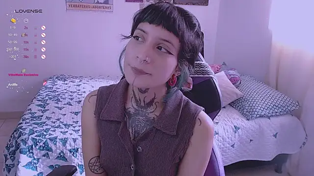 Snapshot of _Apola_77 chatting on 12-17-24, 08:43 Apola 77 online show from 12-17-24, 08:43