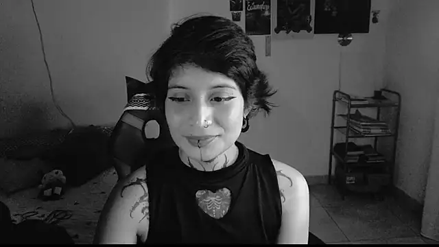 Snapshot of _Apola_77 chatting on 02-15-25, 12:48 Apola 77 online show from 02-15-25, 12:48