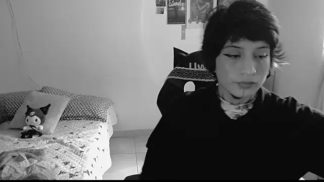 Snapshot of _Apola_77 chatting on 02-21-25, 04:37 Apola 77 online show from 02-21-25, 04:37