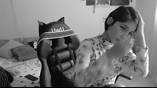 Snapshot of _Apola_77 chatting on 02-22-25, 07:47 Apola 77 online show from 02-22-25, 07:47