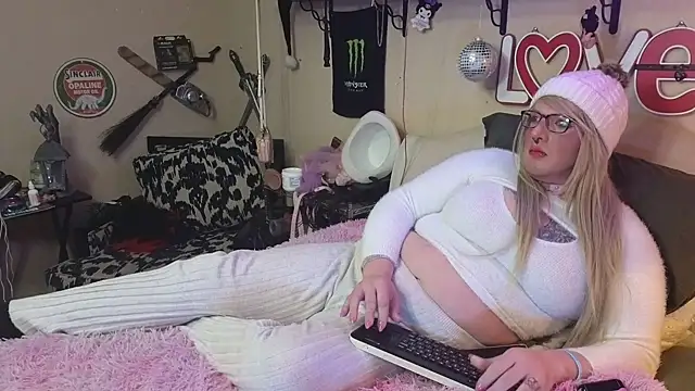 Snapshot of Blakelytgirl chatting on 02-06-25, 05:30 Blakelytgirl online show from 02-06-25, 05:30