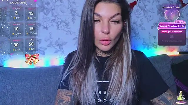 Snapshot of tattooedBabyy chatting on 12-19-24, 06:56 tattooedBabyy online show from 12-19-24, 06:56