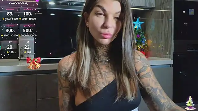 Snapshot of tattooedBabyy chatting on 01-01-25, 12:33 tattooedBabyy online show from 01-01-25, 12:33