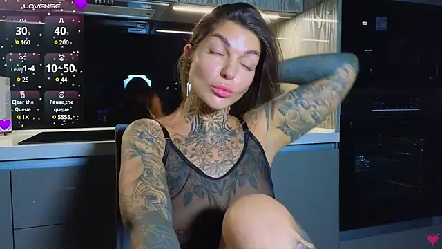 Snapshot of tattooedBabyy chatting on 01-13-25, 10:36 tattooedBabyy online show from 01-13-25, 10:36