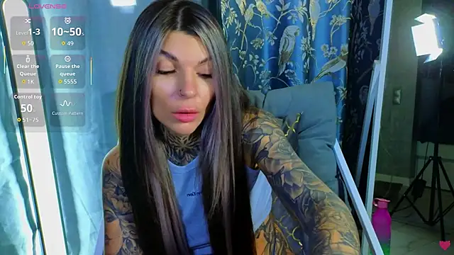 Snapshot of tattooedBabyy chatting on 10-10-25, 08:13 tattooedBabyy online show from 10-10-25, 08:13