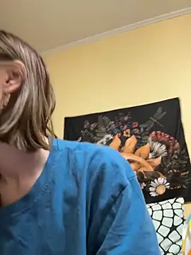 Snapshot of Crayzy_Luv chatting on 01-15-25, 05:26 Crayzy Luv online show from 01-15-25, 05:26