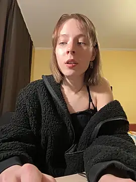 Snapshot of Crayzy_Luv chatting on 01-16-25, 09:51 Crayzy Luv online show from 01-16-25, 09:51