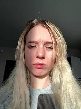 Snapshot of Crayzy_Luv chatting on 01-14-26, 10:10 Crayzy Luv online show from 01-14-26, 10:10