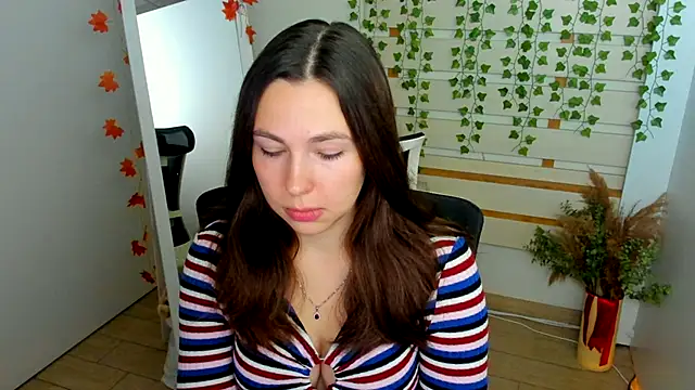 Lexy flower online show from 10-04-25, 12:25