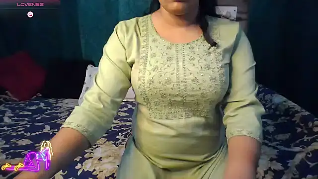 Snapshot of Trezza chatting on 12-03-24, 04:06 Trezza online show from 12-03-24, 04:06