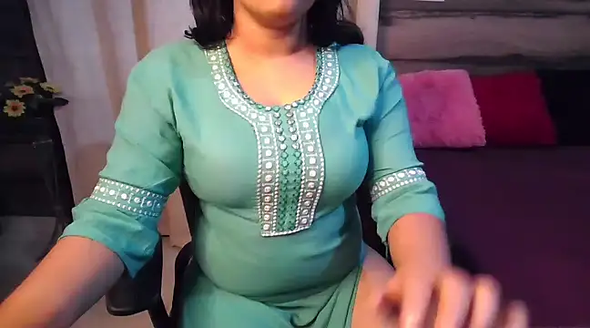 Snapshot of Trezza chatting on 12-06-24, 07:12 Trezza online show from 12-06-24, 07:12