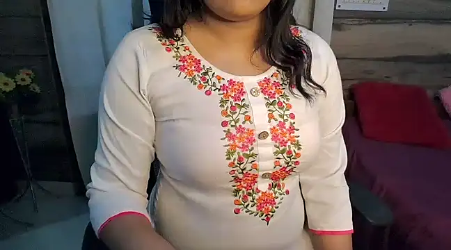 Snapshot of Trezza chatting on 12-10-24, 05:00 Trezza online show from 12-10-24, 05:00