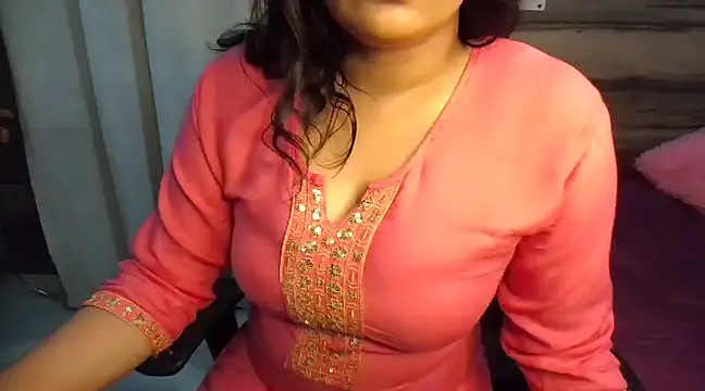 Snapshot of Trezza chatting on 12-23-24, 08:25 Trezza online show from 12-23-24, 08:25