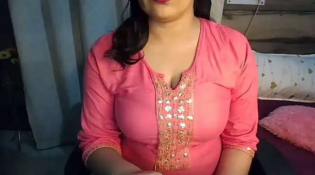 Snapshot of Trezza chatting on 01-18-25, 06:24 Trezza online show from 01-18-25, 06:24