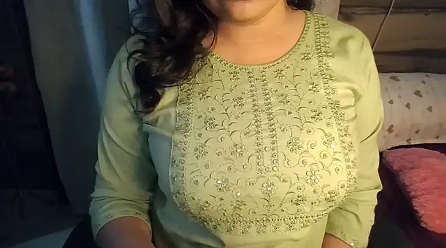 Snapshot of Trezza chatting on 01-26-25, 08:57 Trezza online show from 01-26-25, 08:57