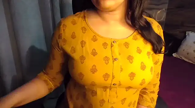 Snapshot of Trezza chatting on 02-09-25, 05:43 Trezza online show from 02-09-25, 05:43