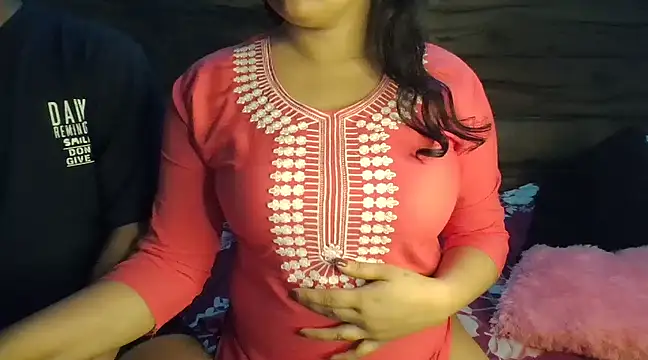 Snapshot of Trezza chatting on 03-21-25, 08:40 Trezza online show from 03-21-25, 08:40