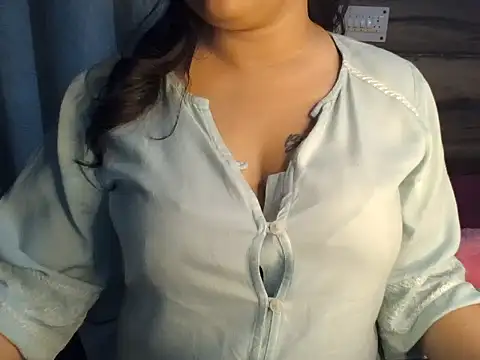 Snapshot of Trezza chatting on 03-23-25, 01:53 Trezza online show from 03-23-25, 01:53