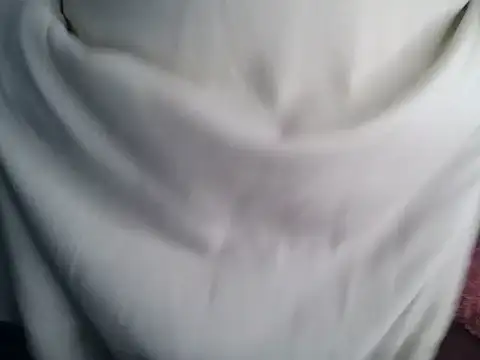 Snapshot of Trezza chatting on 10-14-25, 08:20 Trezza online show from 10-14-25, 08:20