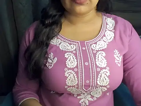 Snapshot of Trezza chatting on 10-27-25, 08:35 Trezza online show from 10-27-25, 08:35