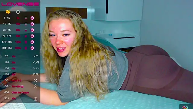 kitti kaattt online show from 09-21-25, 04:03