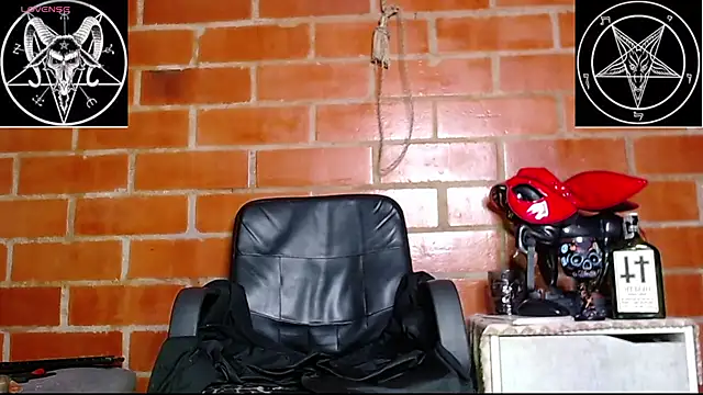 Snapshot of Domina_Lilith chatting on 01-15-25, 06:43 Domina Lilith online show from 01-15-25, 06:43