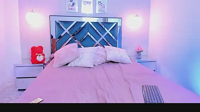 Miakhalifa 7 online show from 01-15-25, 11:32