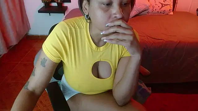 Snapshot of Dominik_girl chatting on 06-11-26, 05:16 Dominik girl online show from 06-11-26, 05:16