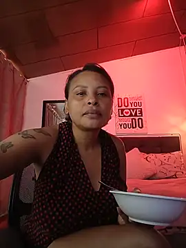 Snapshot of Dominik_girl chatting on 06-19-26, 07:17 Dominik girl online show from 06-19-26, 07:17