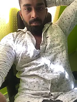 Snapshot of Handsomehunk_4U chatting on 12-10-24, 05:39 Handsomehunk 4U online show from 12-10-24, 05:39