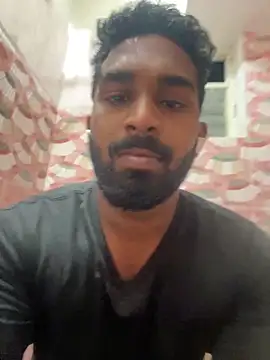 Snapshot of Handsomehunk_4U chatting on 12-21-24, 05:18 Handsomehunk 4U online show from 12-21-24, 05:18