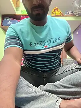 Snapshot of Handsomehunk_4U chatting on 02-17-25, 01:21 Handsomehunk 4U online show from 02-17-25, 01:21