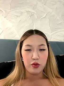 Aiko Yumi online show from 11-26-25, 10:00